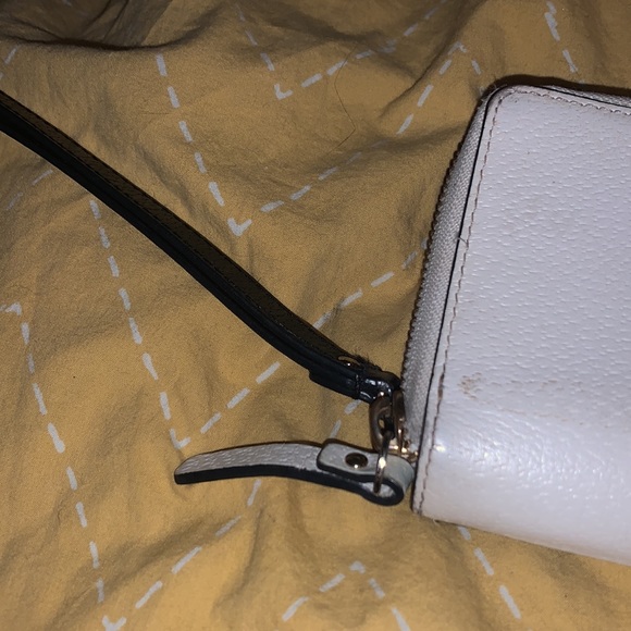 Amazing Kate Spade Wallet (Wristlet Two tone ) - Picture 3 of 10